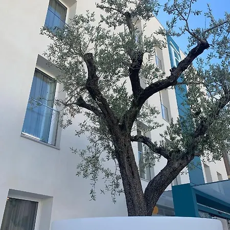 Biancodonda Greenblu & Hotel 5*