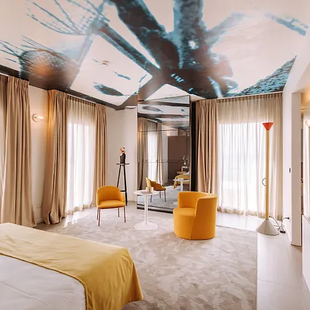 Biancodonda Greenblu & Hotel